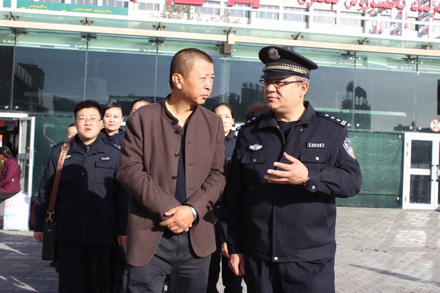 安检乌鲁木齐站观摩，学习