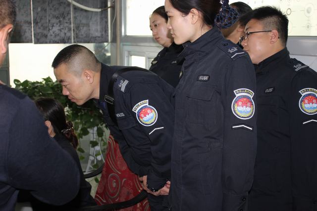 安检乌鲁木齐站观摩，学习