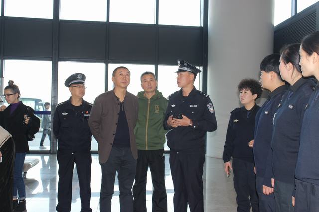 安检乌鲁木齐站观摩，学习