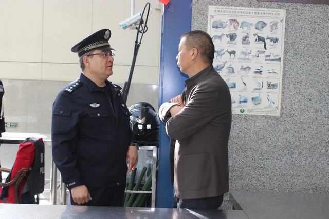 安检乌鲁木齐站观摩，学习